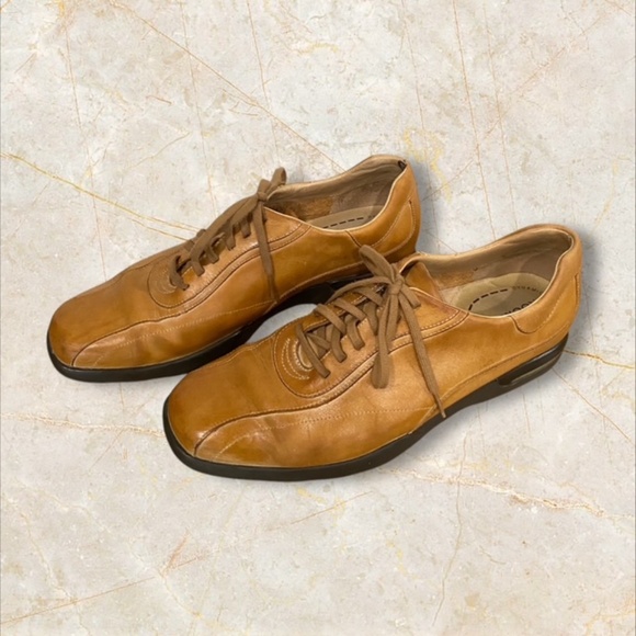 Rockport Men's Tan Leather Oxfords with Squared Toe and Lace-Up Design Size 10M - Picture 3 of 6